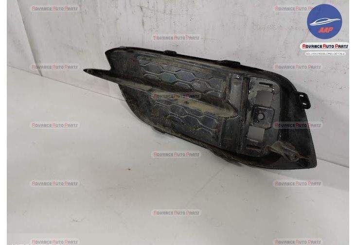 Хонда Цивик / Honda Civic Оригинална лява долна решетка на задната бро