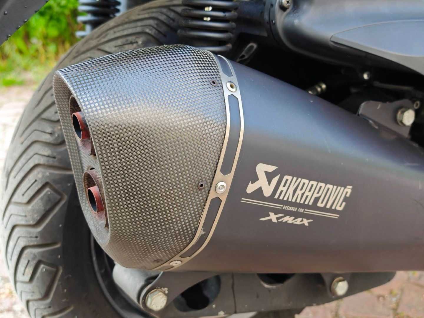 скутер Yamaha X-max 400cc MOMO DESIGN AKRAPOVIC abs