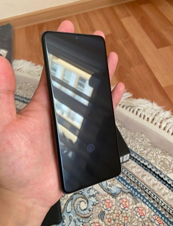 Samsung galaxy S20 plus.
