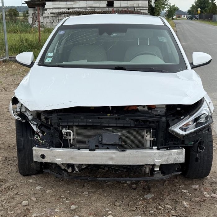 Продава се на части Hyunda ioniq 92000км