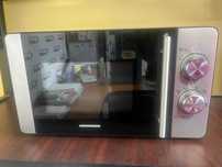 Cuptor microunde Heinner