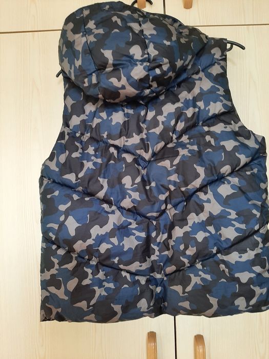 Детски елек без ръкави р-р 140 см марка zara