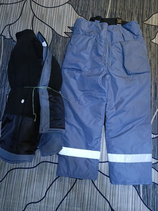 Продам новую зимнюю спецодежду.