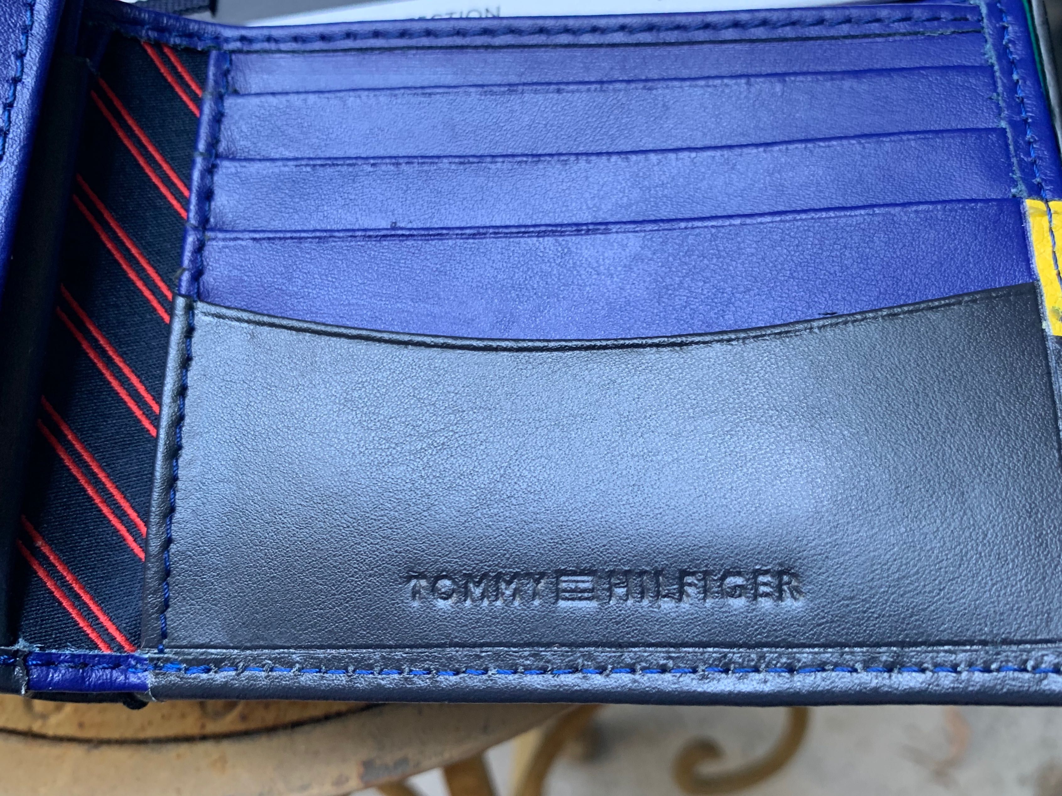 Tommy Hilfiger •