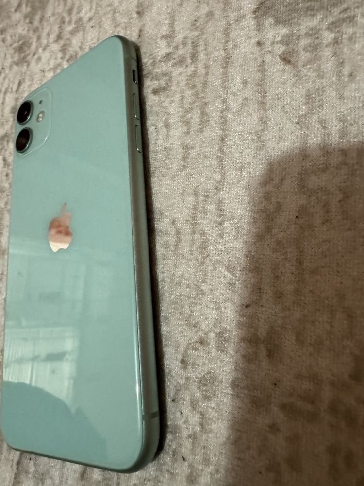 IPhone 11 - за части /iCloud/