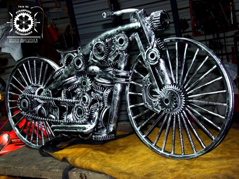 Sculptura fier "Motocicleta steampunk"piese auto moto reciclate.