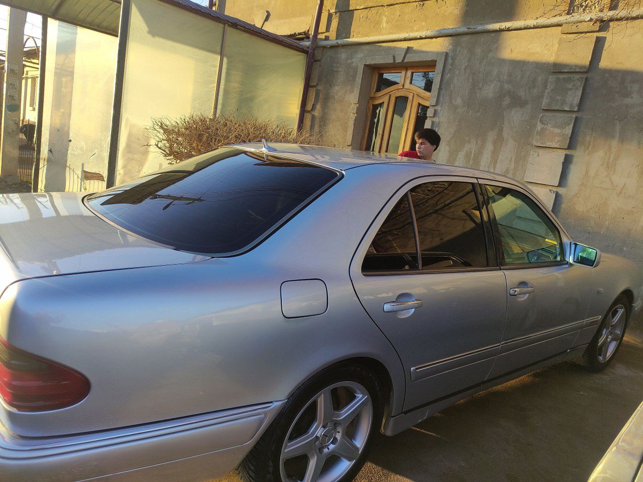 mersedes benz 210