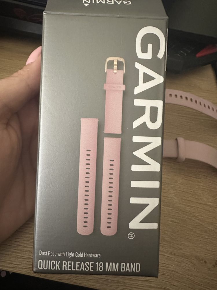 Garmin vivoactive 4S rose dust