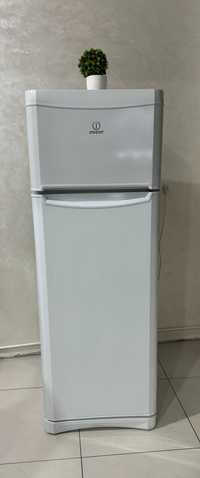 Двухкамерный холодильник INDESIT TA 16 R