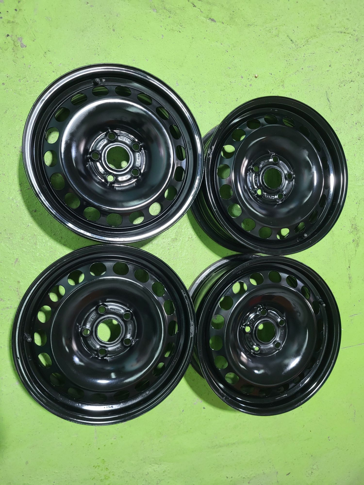 16 5x112 Vw Passat Touran Caddy Golf Skoda Seat метални джанти 5х112