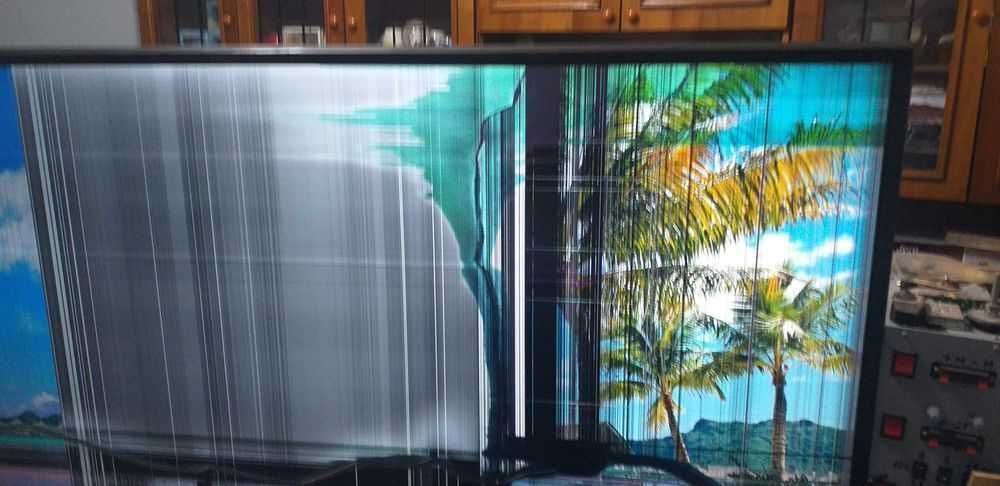 TV led LG 43UJ634V display fisurat