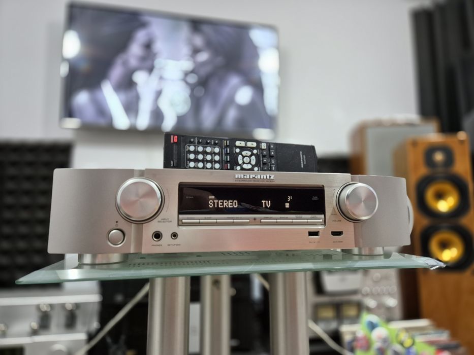 Marantz NR 1504 receiver top