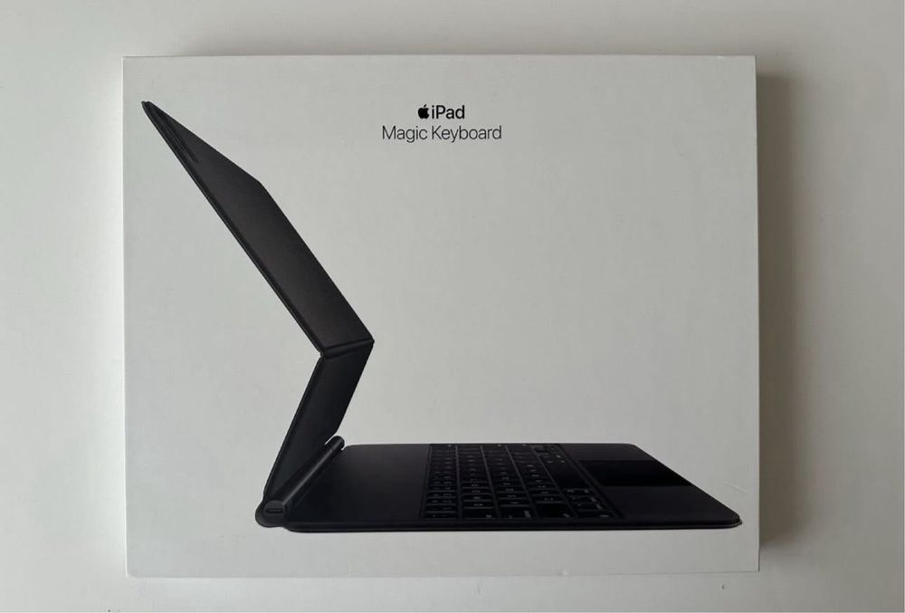 Magic Keyboard + Apple Pencil за Ipad pro 12.9’’ без следи от употреба