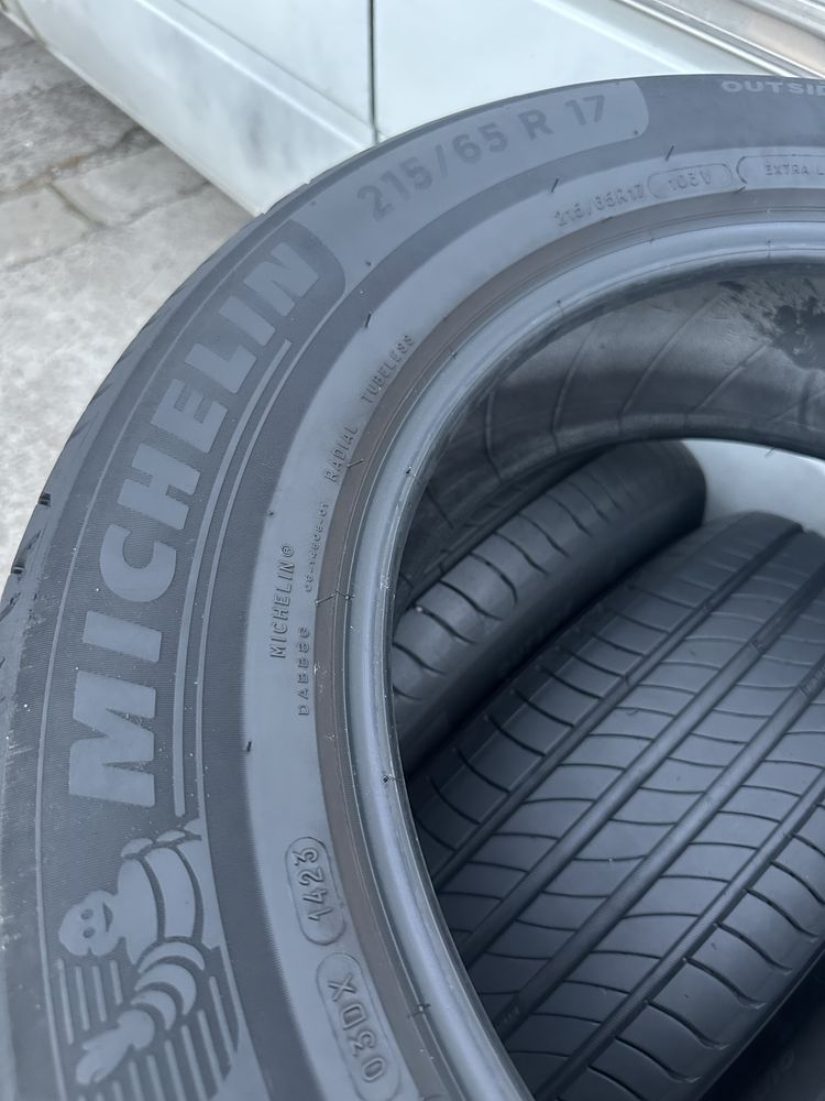 215/65/17 Michelin dot23