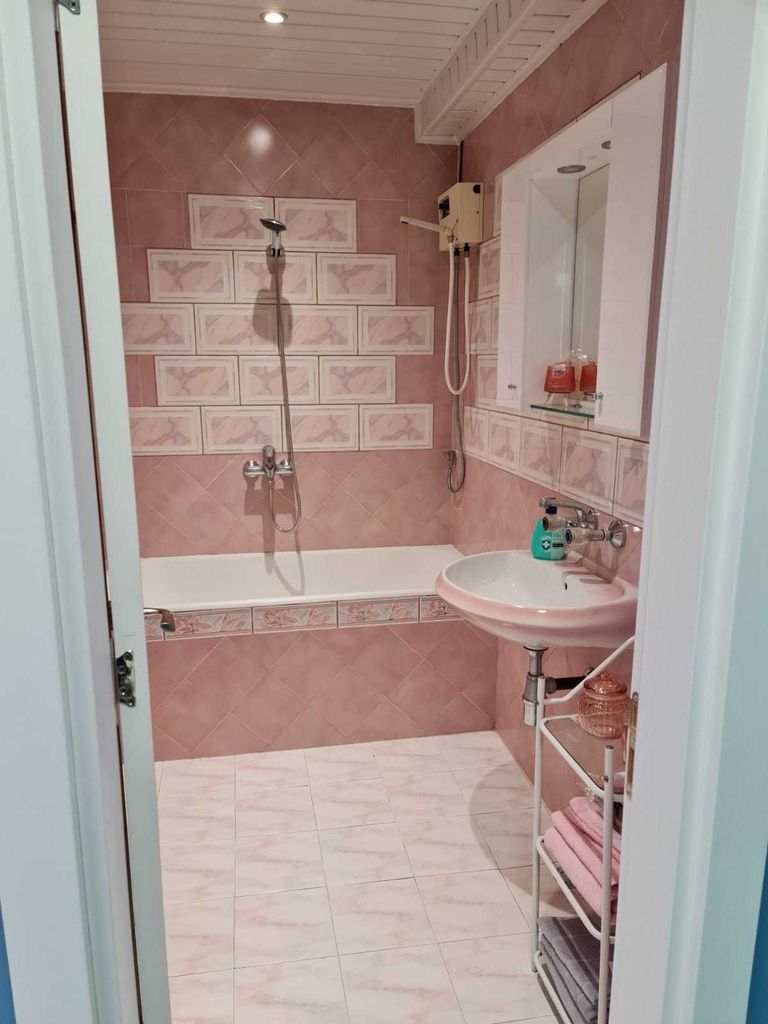 Дава се под наем Тристаен апартамент в Бургас, Славейков - 96 кв.м за 675 € - Снимка #5