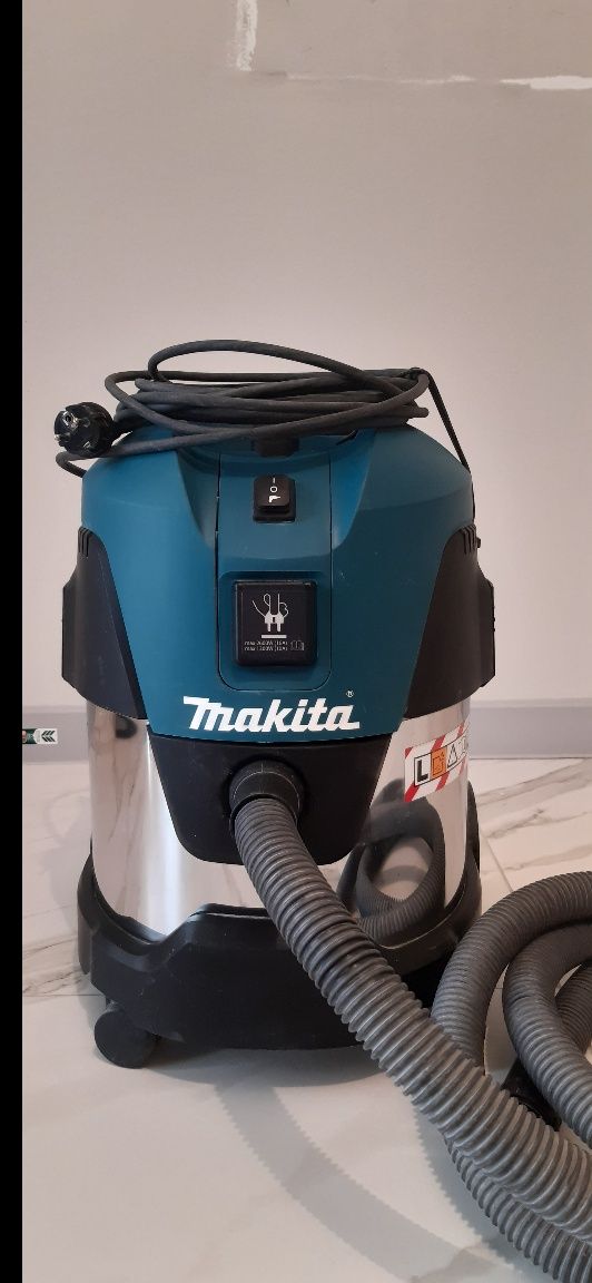 Строительный пылесос Makita