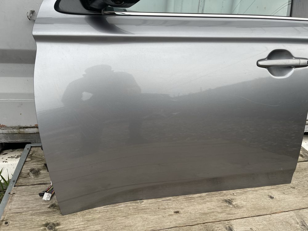 Portiera fata stanga completa Mitsubishi outlander 3 2015-2022