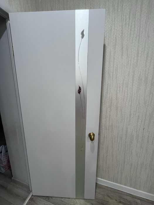 Двери межкомнатные, 5 шт.