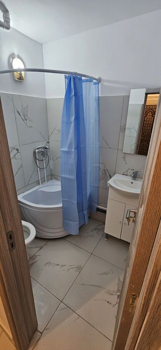 Vand garsoniera  cu balcon