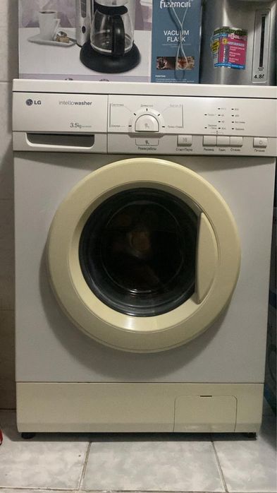 Продаю стиральную машину
