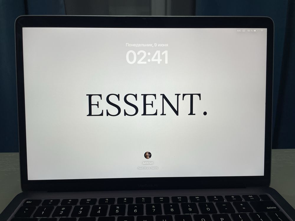 Macbook 2020 M1 8/256