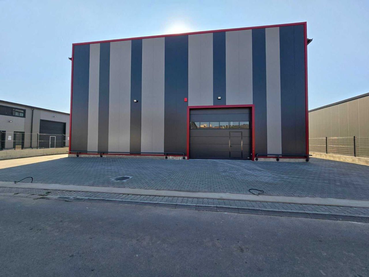 Дава се под наем Склад в Стара Загора, Център - 700 кв.м за 2142 € - Снимка #1