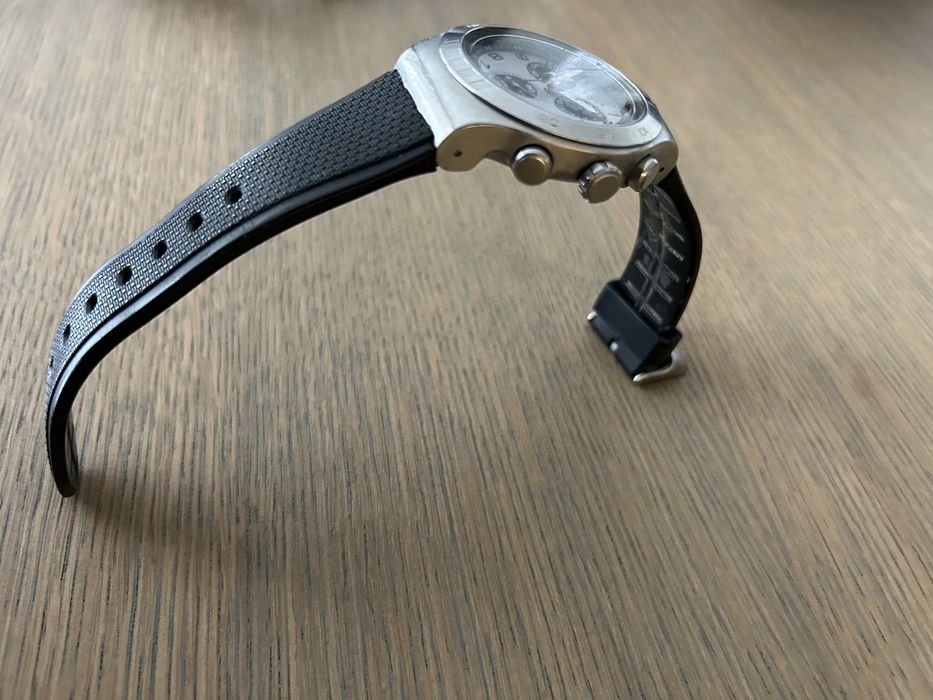 Продавам часовник Swatch IRONY