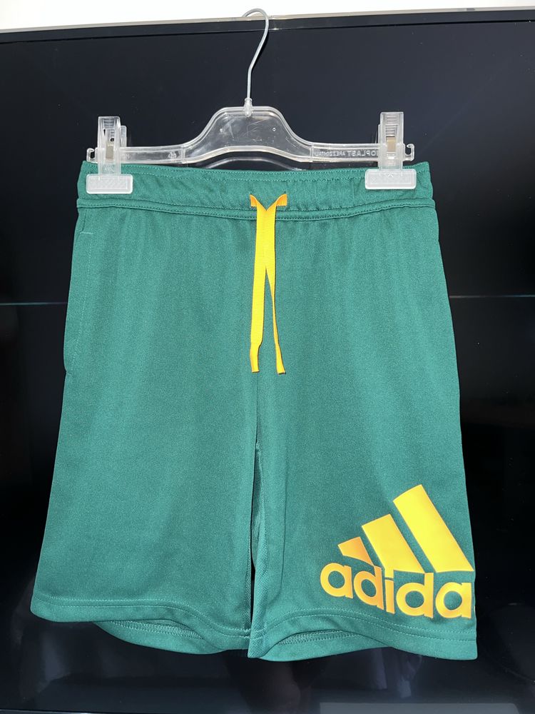 Спортни шорти Adidas за момчета 11-12y