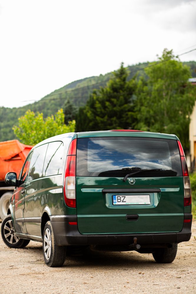 Vând Mercedes Vito