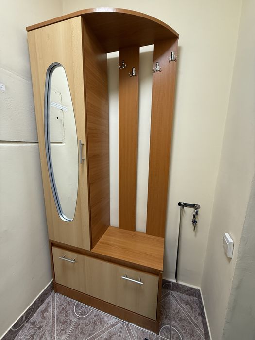 Piesă de mobilier pentru hol, cu cuier, dulap și oglindă
