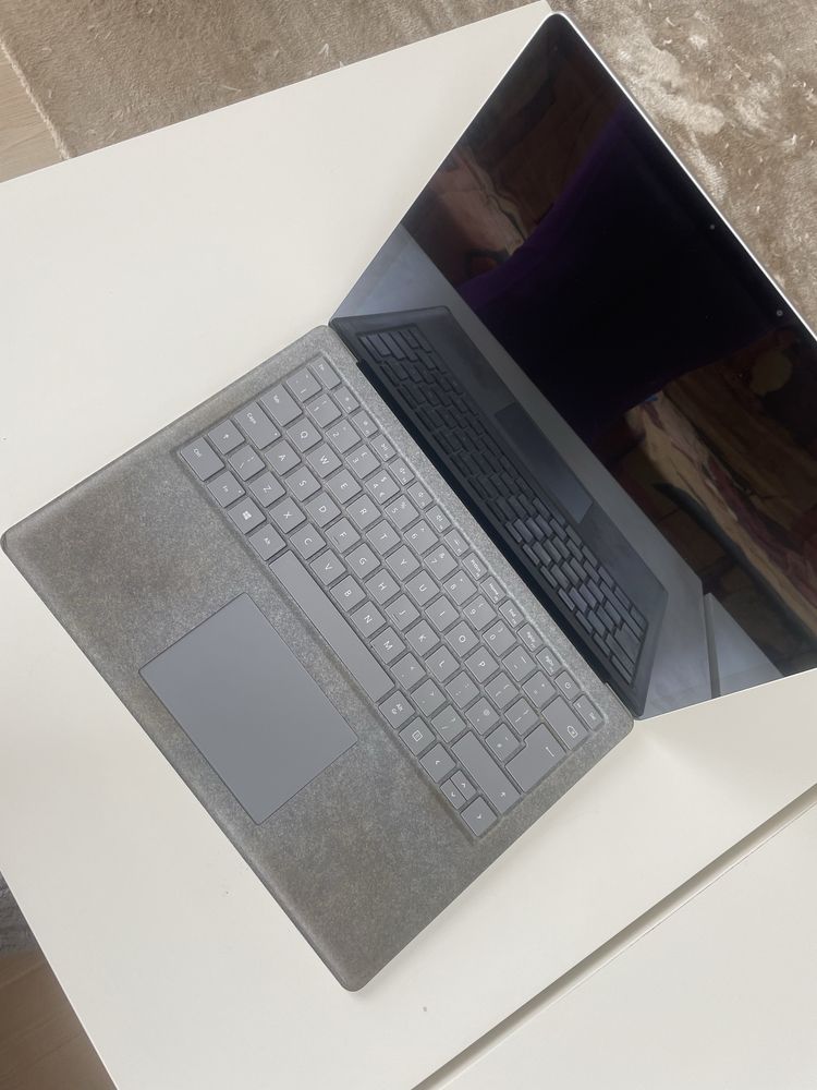 Лаптоп Microsoft Surface