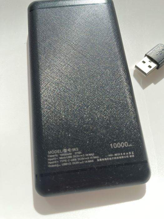 Пауэрбанк черный цвет
