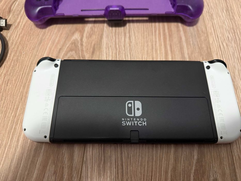 Nintendo Switch OLED + Аксесоари