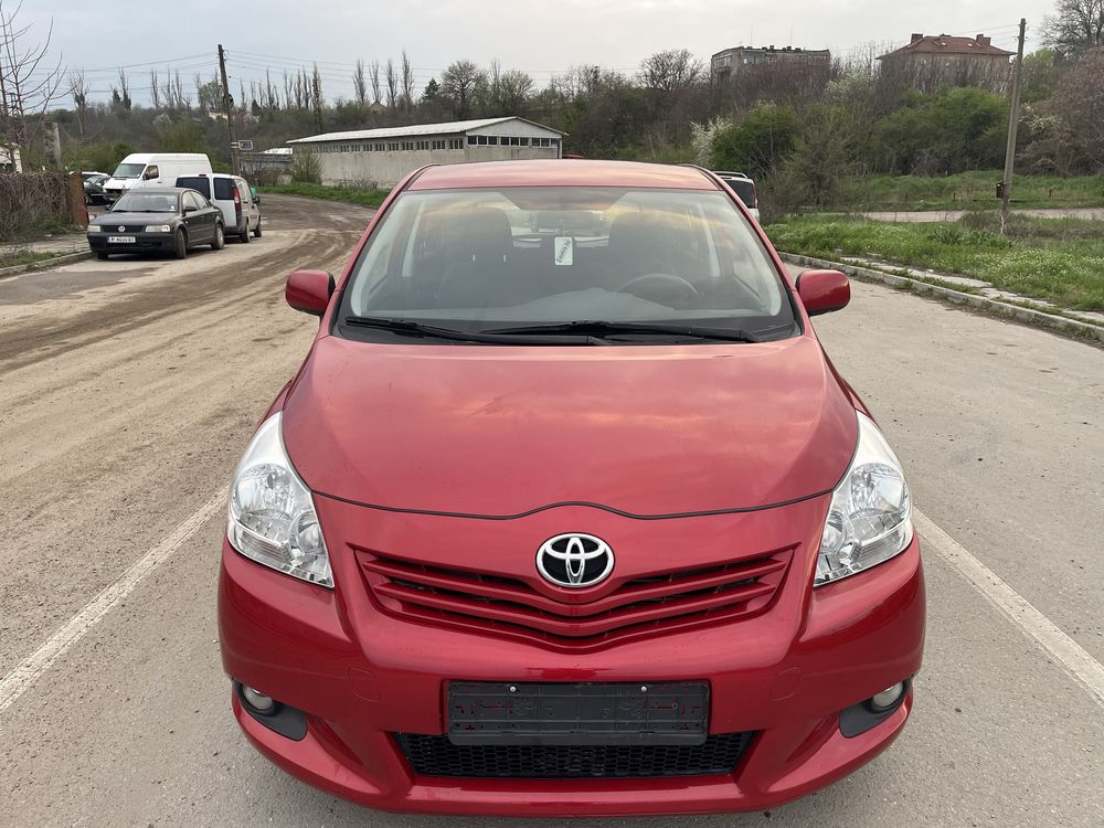 Toyota Verso 2009 2.0D4D 126к.с. 3 КЛЮЧА, КАТО НОВА