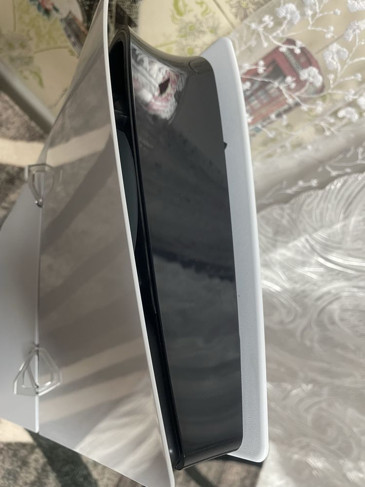 Плейстейшън 5 1 TB SLIM DIGITAL Като Нов! С ГАРАНЦИЯ!