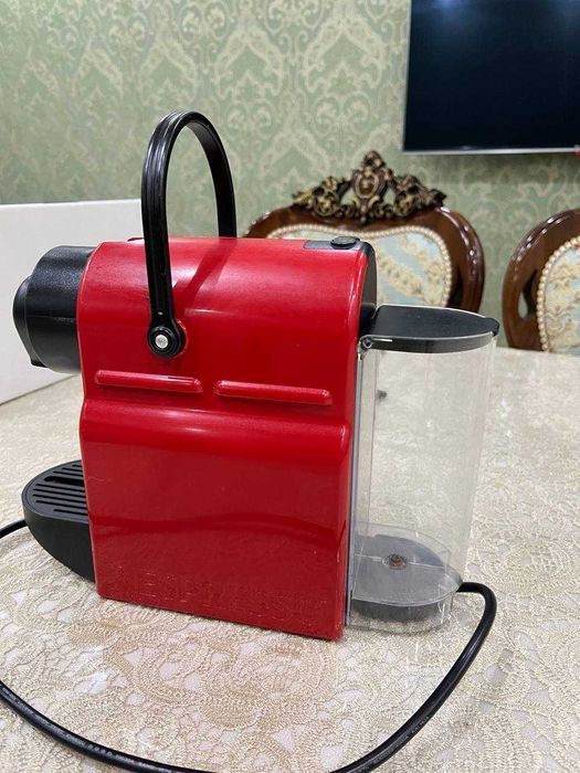 Кофемашина Nespresso inissia