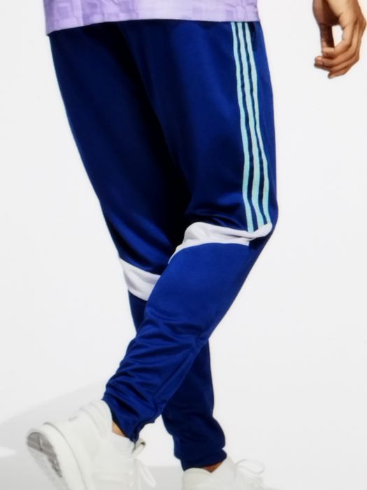 Vând Pantaloni Marca ADIDAS, Mărimea XXL.