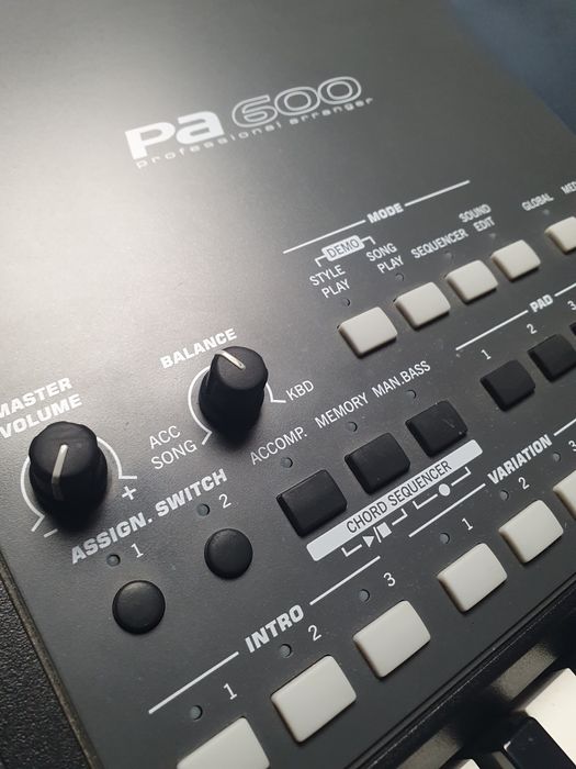 Orga Korg PA 600