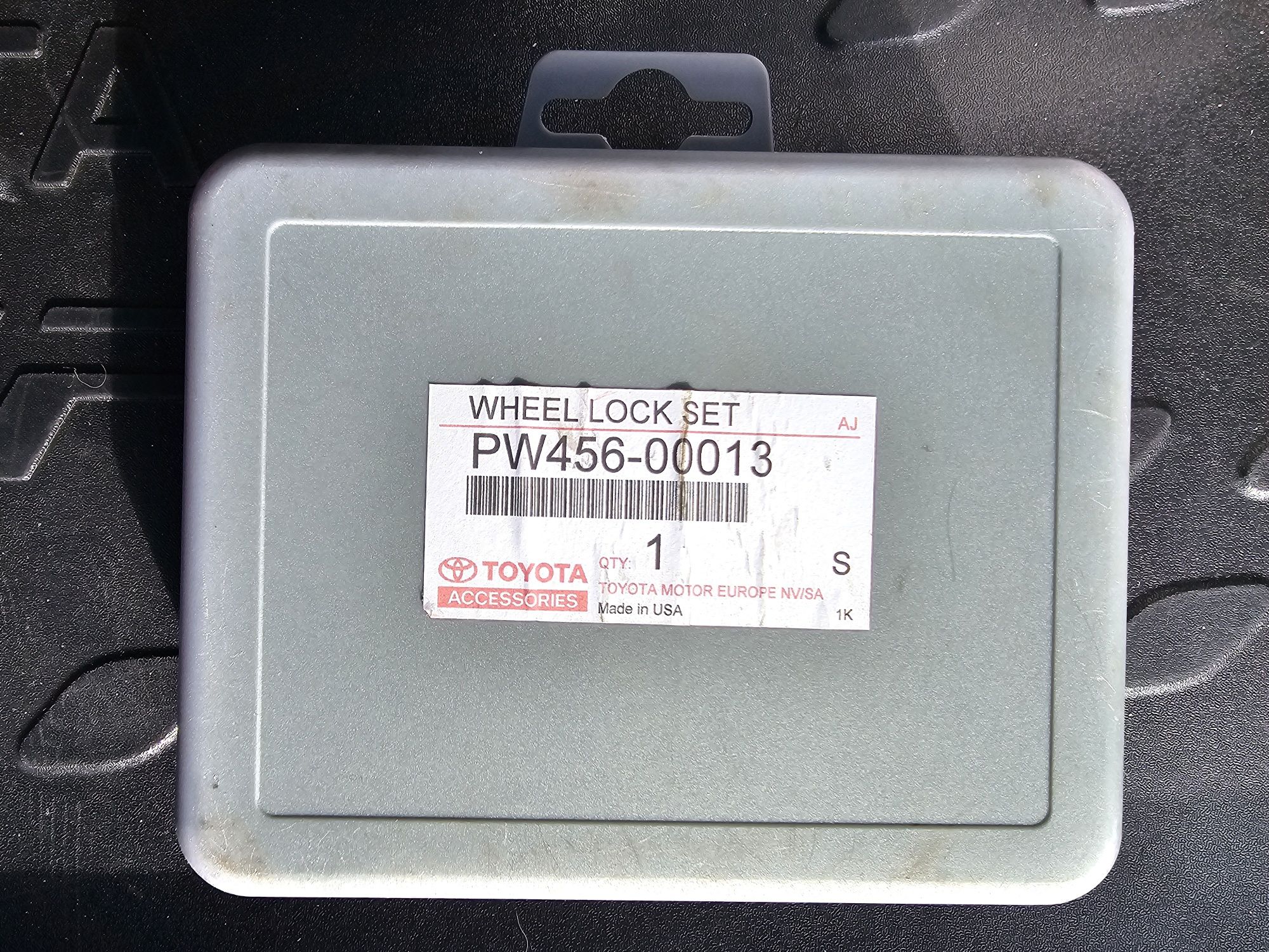 PIULITE ORIGINALE SUA antifurt roti Toyota PW456-00013 pe CHR C-Enter