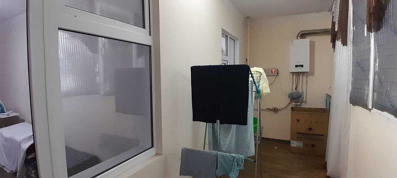 Sergili 10 xudud 3 xona 5 qavat 8 qavatlik uy 75 kv  UY Tezda sotiladi