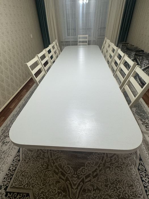 Гостевой стол без стульев
