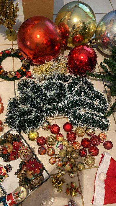 Разпродажба на Коледна украса – сет от много части само за 49 лв