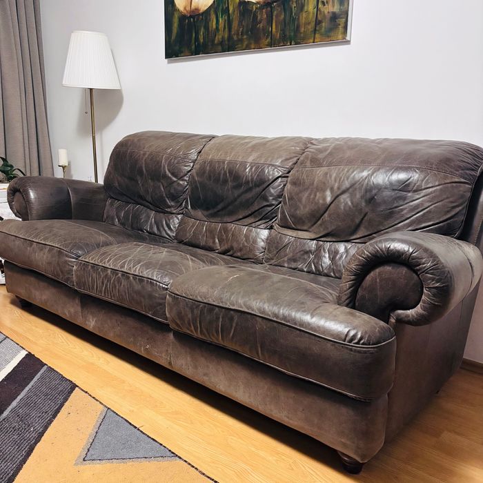 Vând canapea și 2 fotolii din piele pentru sufragerie sau oficiu