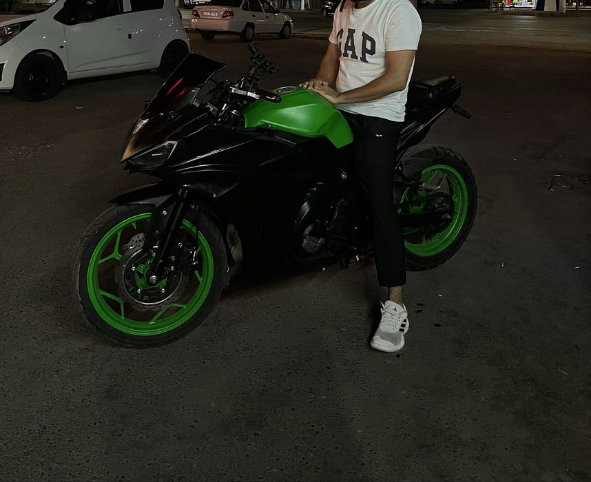 Kawasakiy motor 250 kub