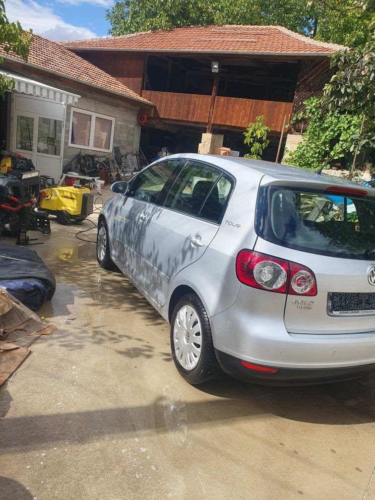 Продавам Volkswagen Golf Plus