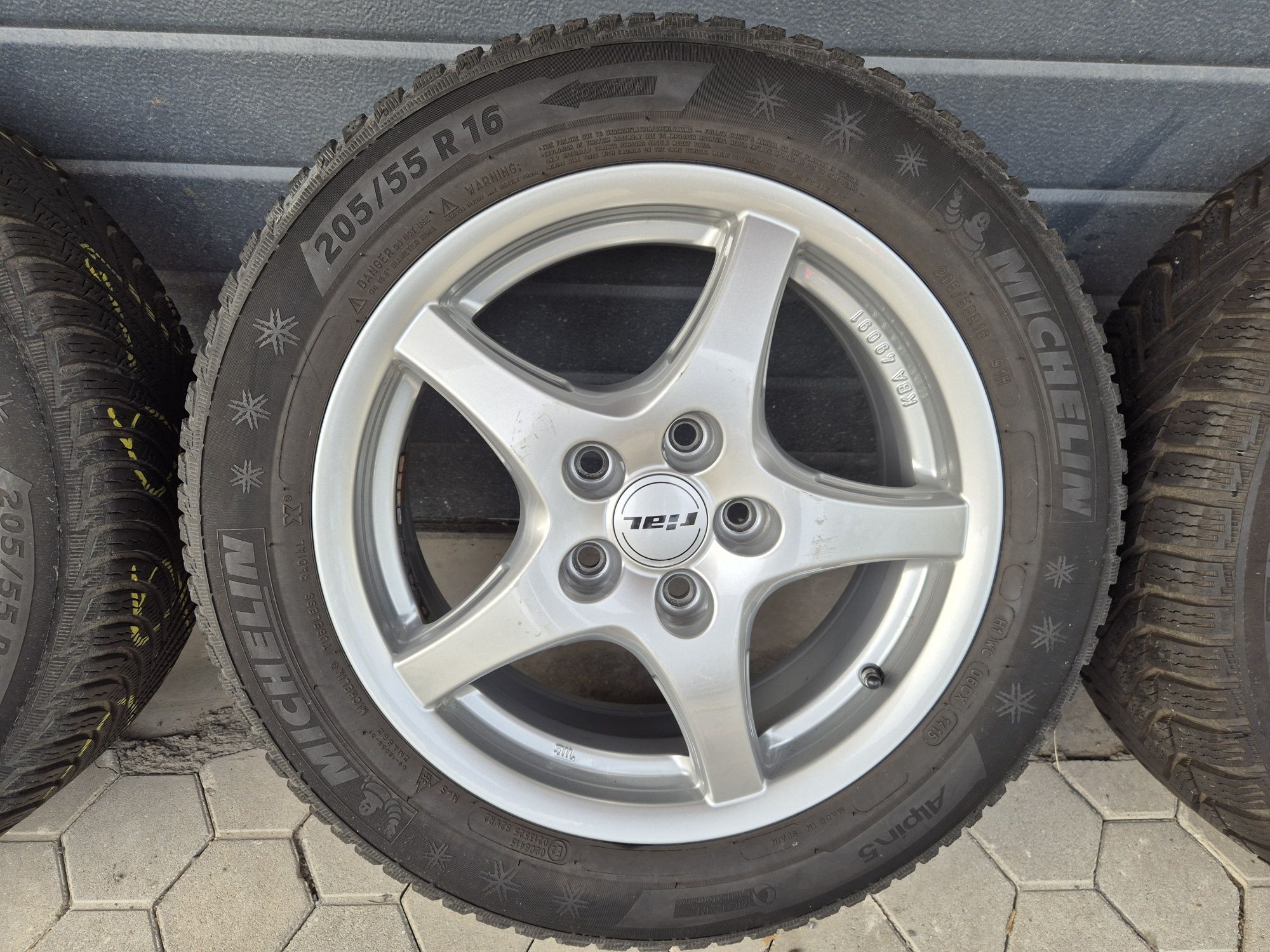 Лети джанти Rial със зимни гуми Michelin Alpin 205/55R16.
