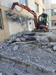 Săpături demolări excavati beciuri fose septice beton concasat frezat