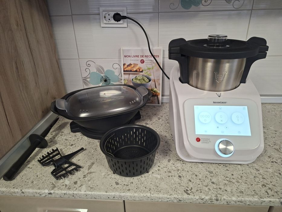 Vând robot monsieur cuisine