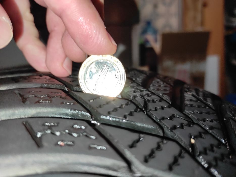 2 броя всесезонни гуми Nexen NBLUE 4 SEASON 215/60 R16