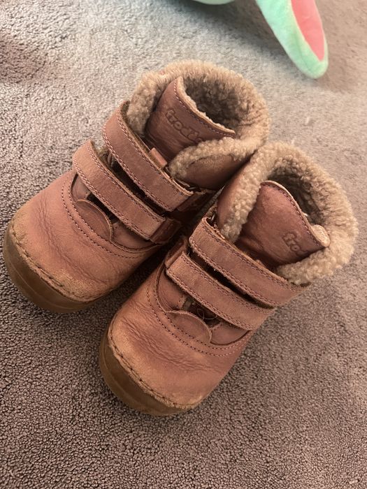 Боси обувки номера 20,21,23